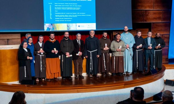 La Antonianum celebra la excelencia académica franciscana