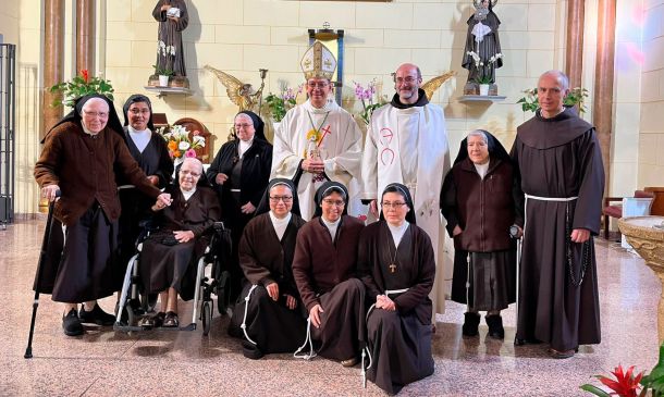 Monseñor Bruno Varriano, franciscano, visita España