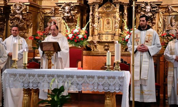Toma de posesión del párroco de San Antonio de Padua (Ávila)